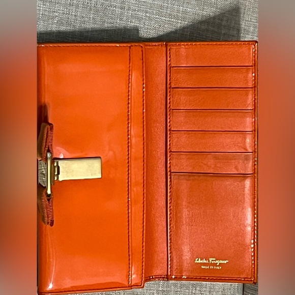 Salvatore Ferragamo Vala Bifold Long Wallet vintage & rare color - Picture 7 of 10